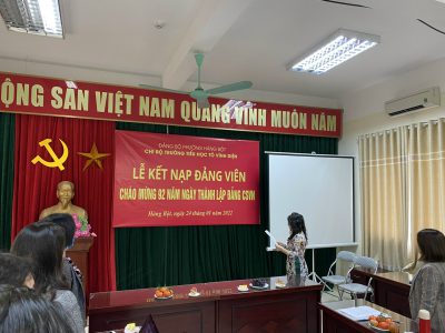 LỄ KẾT NẠP ĐẢNG VIÊN- CHÀO MỪNG KỈ NIỆM 92 NĂM NGÀY THÀNH LẬP ĐCSVN