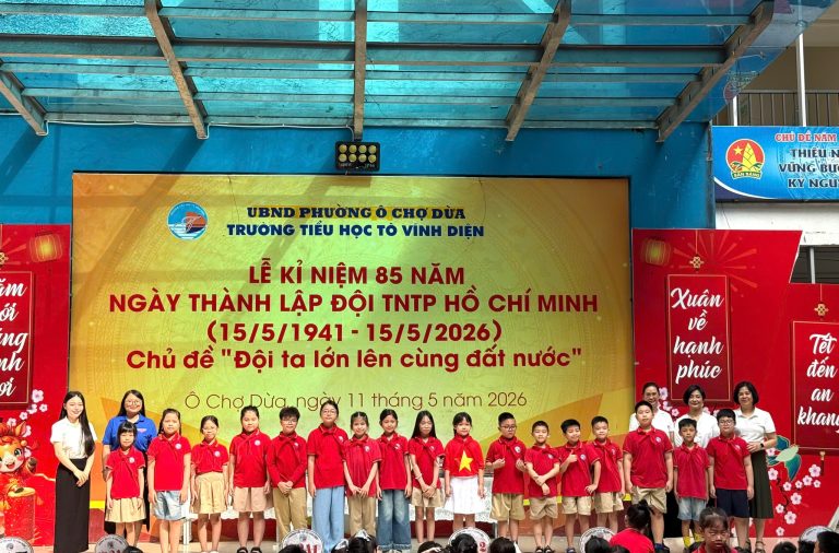 RỰC RỠ SẮC ĐỎ KỶ NIỆM 85 NĂM NGÀY THÀNH LẬP ĐỘI TNTP HỒ CHÍ MINH