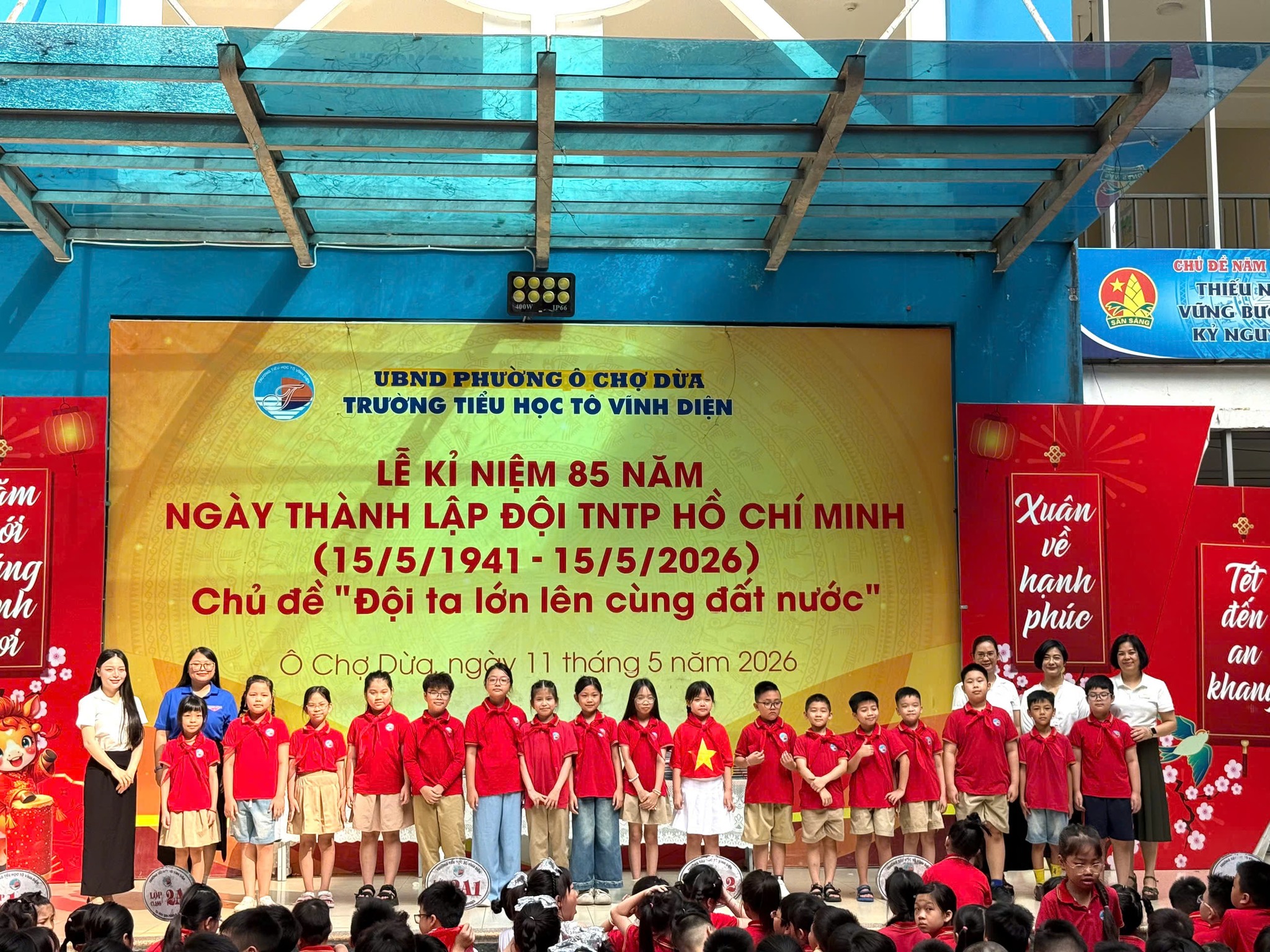 RỰC RỠ SẮC ĐỎ KỶ NIỆM 85 NĂM NGÀY THÀNH LẬP ĐỘI TNTP HỒ CHÍ MINH